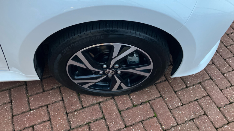 Toyota Yaris 1.5 Hybrid Design 5dr CVT Hybrid Hatchback